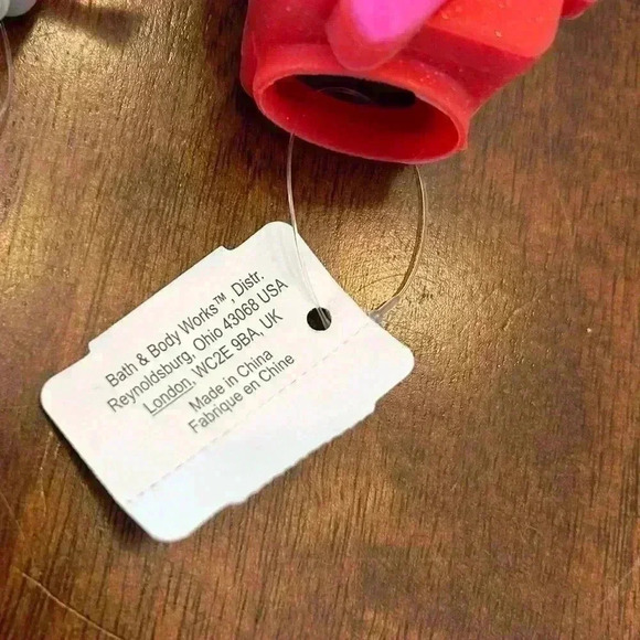 NWT Bath Body Works Pocket Bac Hand Sanitizer Holders Set Of 2 Christmas Holiday - Picture 2 of 5